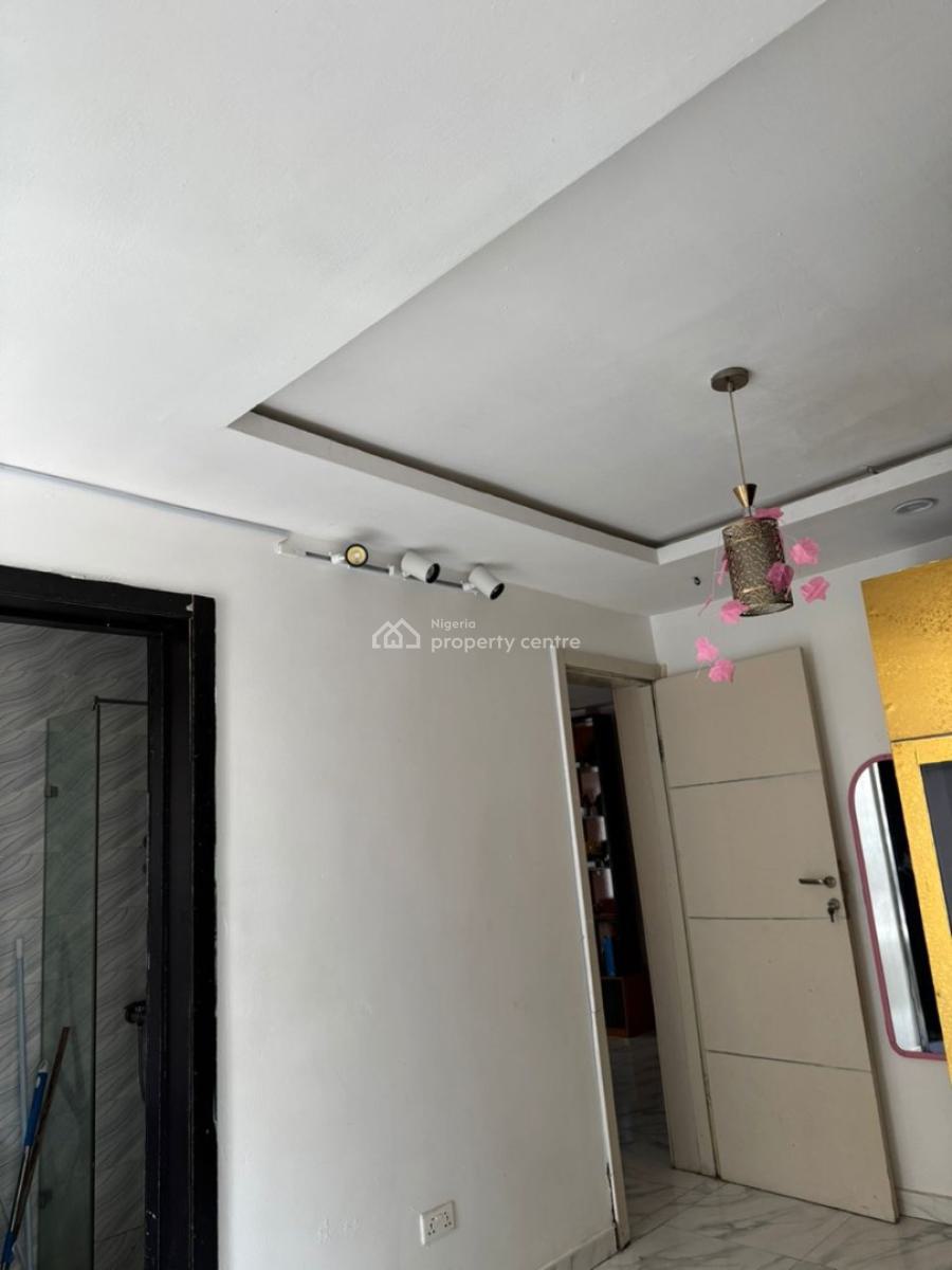 Furnished 2 Rooms Shared Apartment,only Come with Your Bed and Ac, Ologolo, Lekki, Lagos, Flat / Apartment for Rent