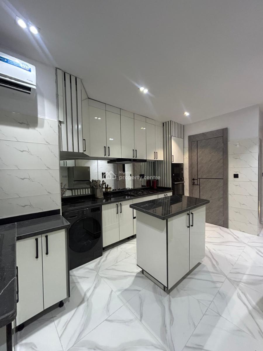 Luxury 3 Bedrooms with Good Tarred Road Area & Gym, Lekki Phase 1, Lekki, Lagos, Flat / Apartment Short Let