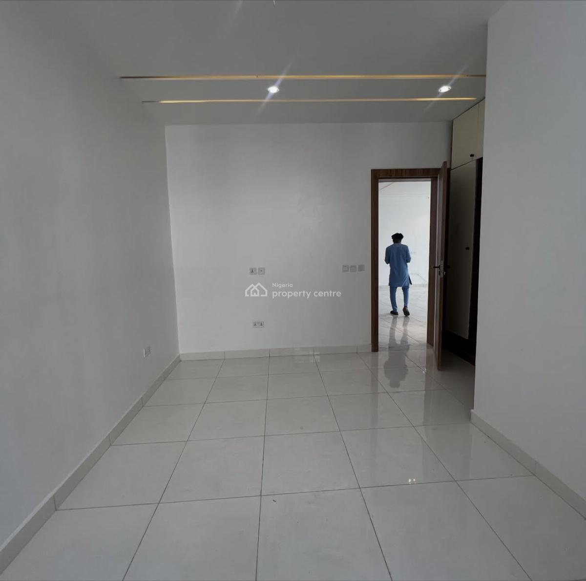 Luxury 2 Bedroom Apartment, Lekki Phase 1, Lekki, Lagos, Flat / Apartment for Sale