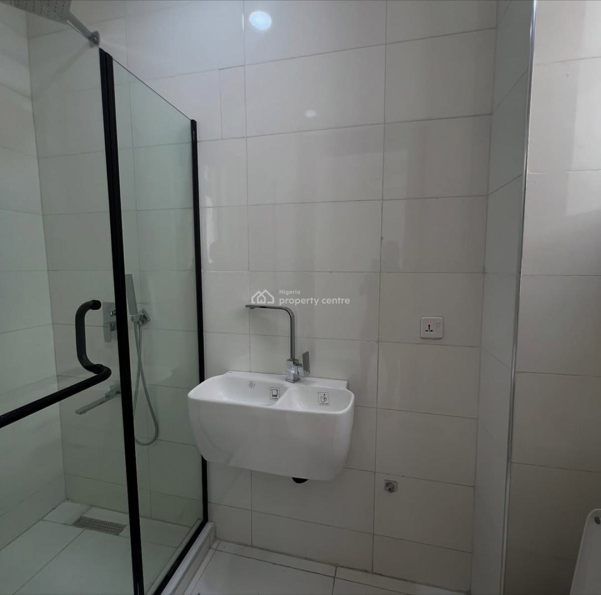 Luxury 2 Bedroom Apartment, Lekki Phase 1, Lekki, Lagos, Flat / Apartment for Sale