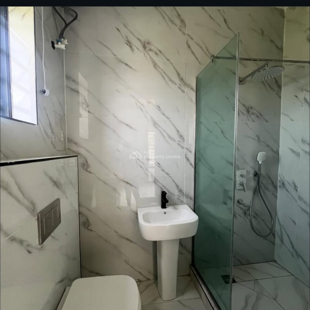 Beautiful 2 Bedroom Apartment, Lekki Phase 1, Lekki, Lagos, Flat / Apartment for Sale