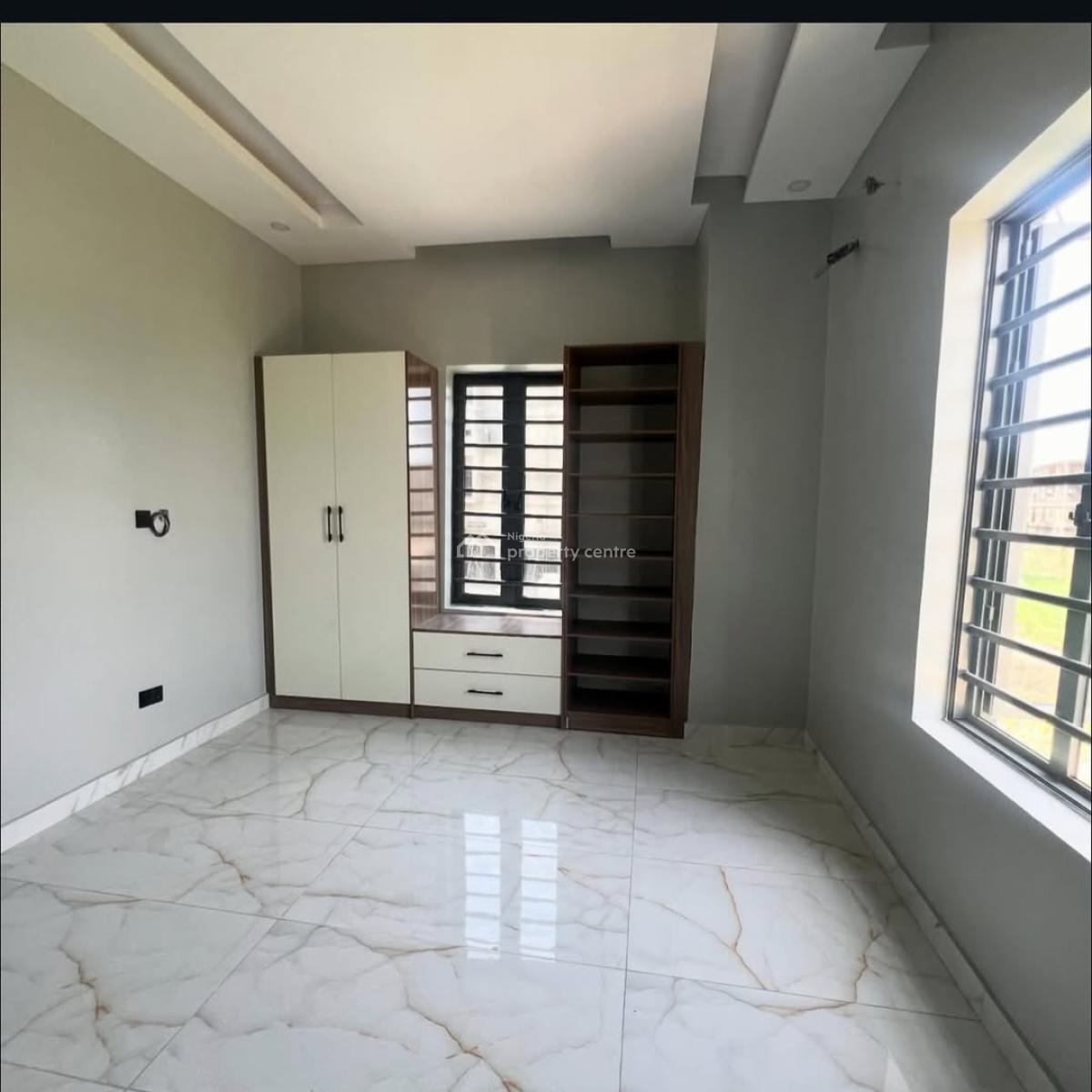 Beautiful 2 Bedroom Apartment, Lekki Phase 1, Lekki, Lagos, Flat / Apartment for Sale