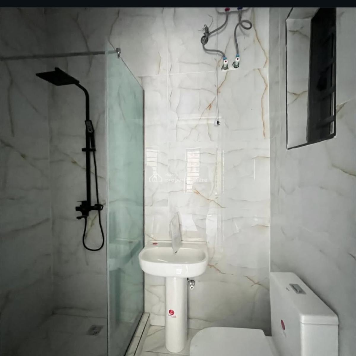 Beautiful 2 Bedroom Apartment, Lekki Phase 1, Lekki, Lagos, Flat / Apartment for Sale