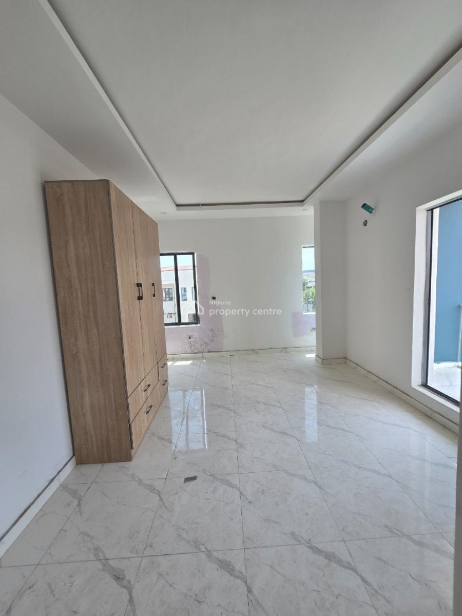 2 Bedrooms Luxury Apartment, Ilasan, Lekki, Lagos, Flat / Apartment for Sale