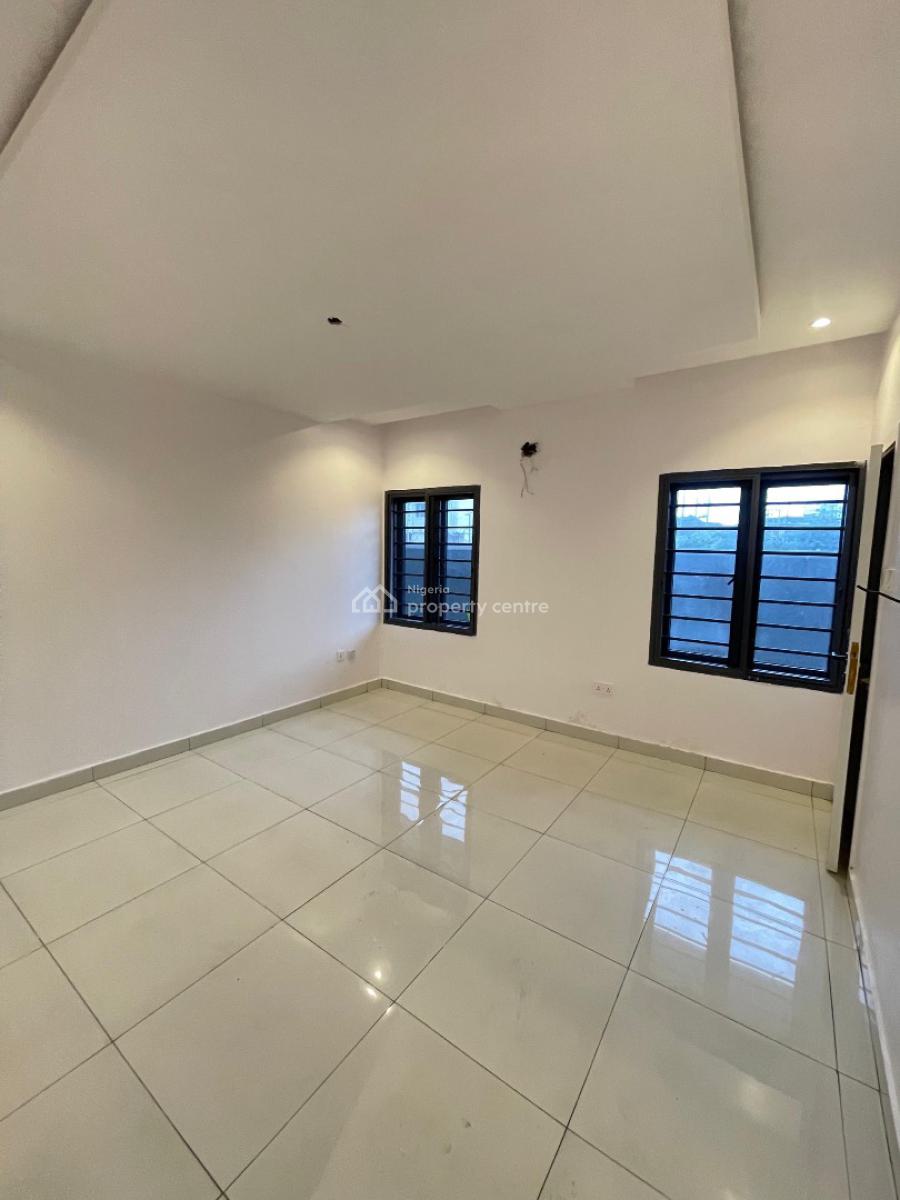 Spacious 1 Bedroom Apartment with Swimming Pool and Gym, Lekki Phase 1, Lekki, Lagos, Flat / Apartment for Sale