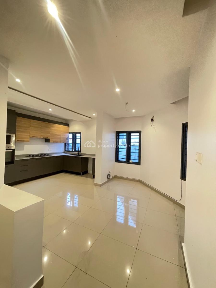 Spacious 1 Bedroom Apartment with Swimming Pool and Gym, Lekki Phase 1, Lekki, Lagos, Flat / Apartment for Sale