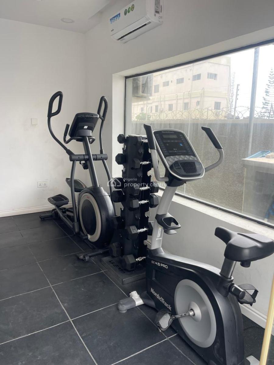 Spacious 1 Bedroom Apartment with Swimming Pool and Gym, Lekki Phase 1, Lekki, Lagos, Flat / Apartment for Sale
