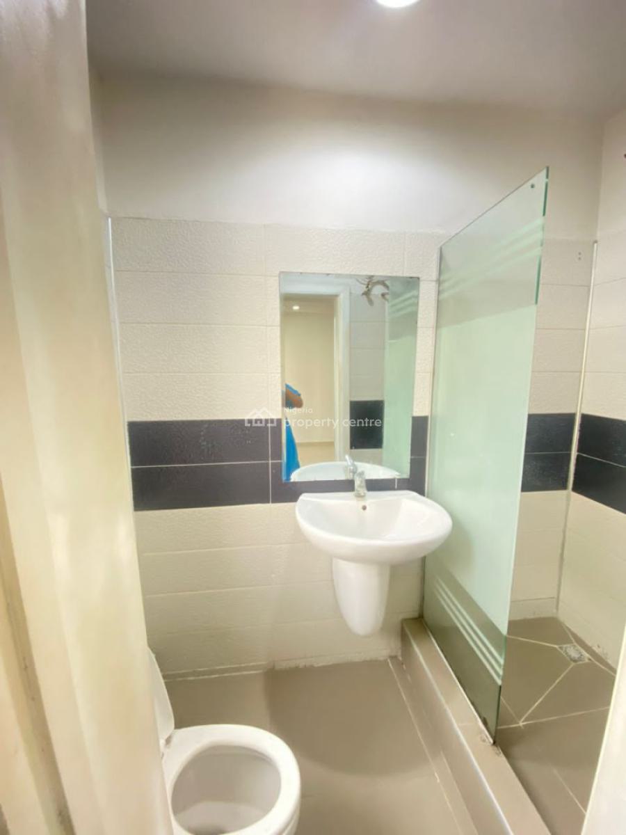 Upper Floor Unit of 2 Bedroom Serviced Apartment with Balcony, Right Hand Side, Lekki Phase 1, Lekki, Lagos, House for Rent