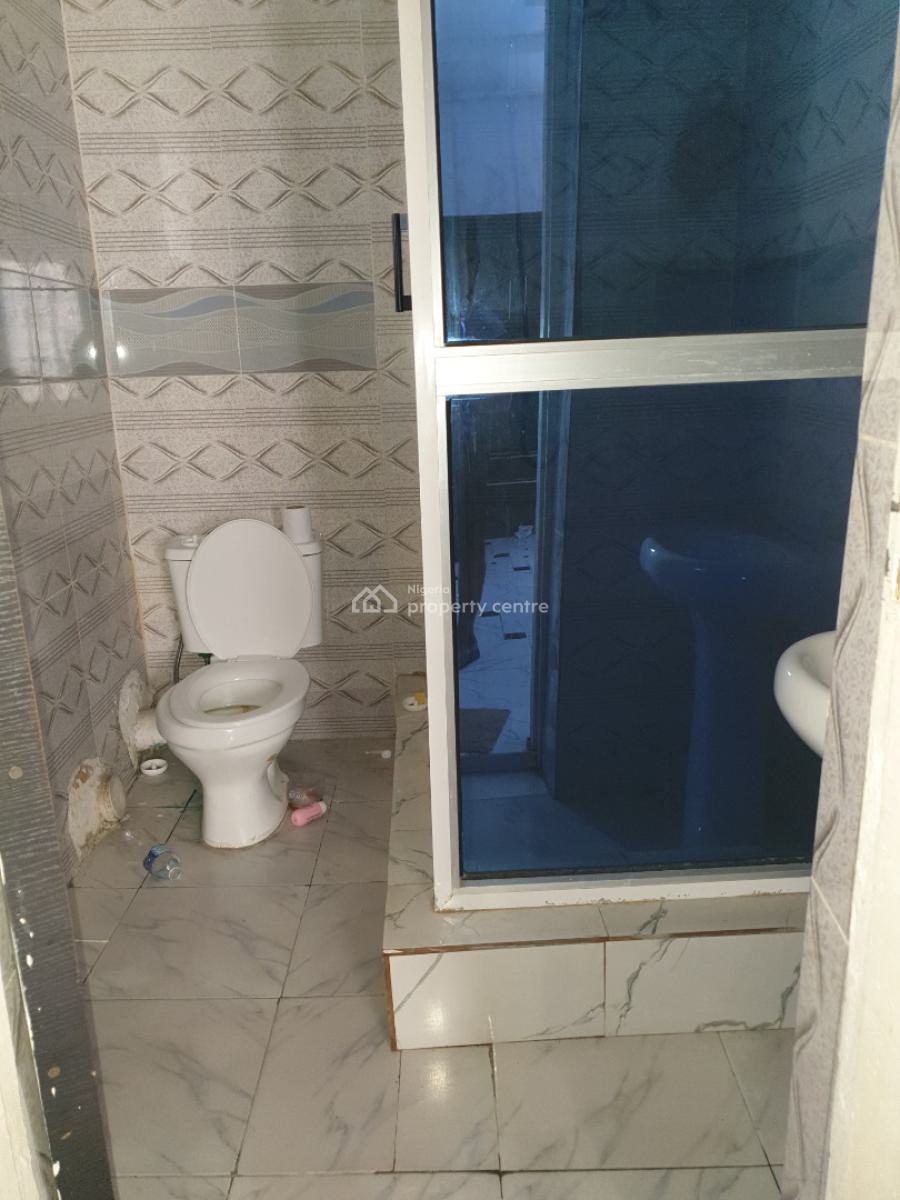 Spacious 2 Bedroom Flat, Osapa London, Osapa, Lekki, Lagos, Flat / Apartment for Rent