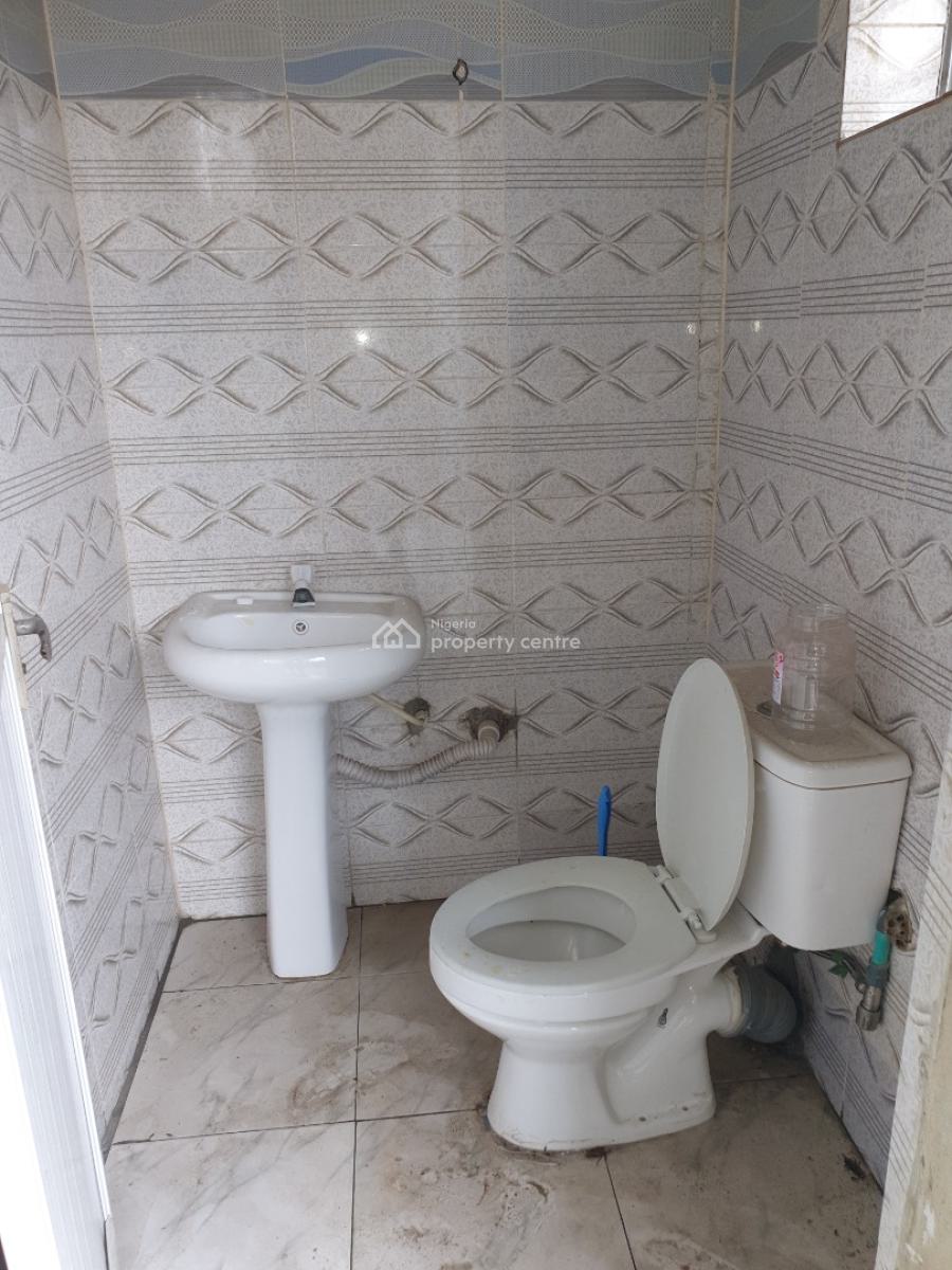 Spacious 2 Bedroom Flat, Osapa London, Osapa, Lekki, Lagos, Flat / Apartment for Rent