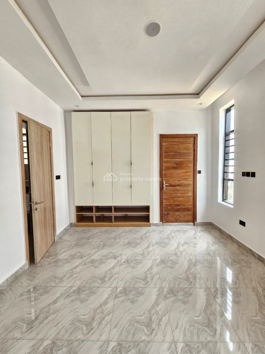 2 Bedroom Apartment, Ikota, Lekki, Lagos, Flat / Apartment for Sale