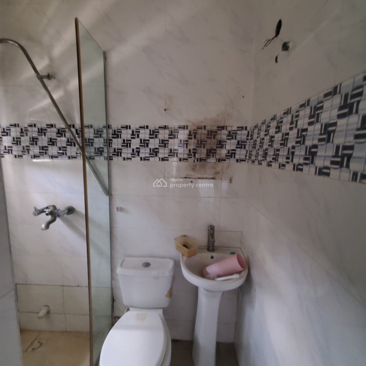 Excellent 2 Bedroom Apartment with Pool and Gym, Ikota, Lekki, Lagos, Flat / Apartment for Sale