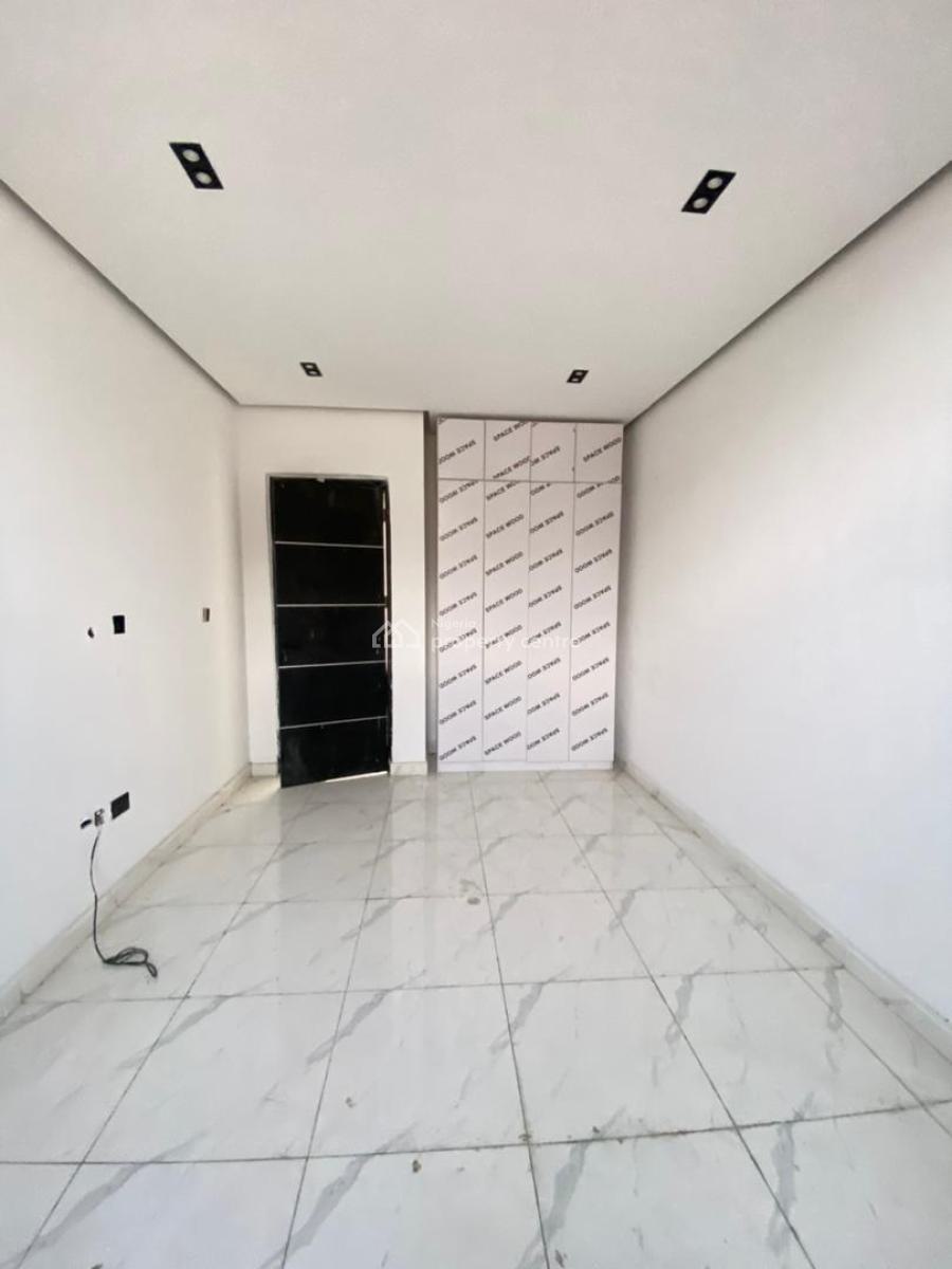 2 Bedroom Apartment, Ologolo, Ologolo, Lekki, Lagos, Block of Flats for Sale
