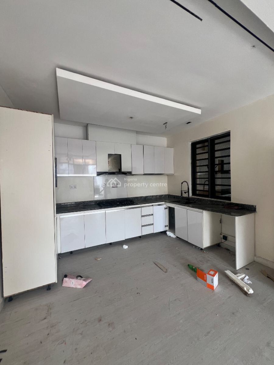 Well Maintained 2 Bedrooms Apartment, Platinum Way, Jakande, Lekki, Lagos, Flat / Apartment for Rent