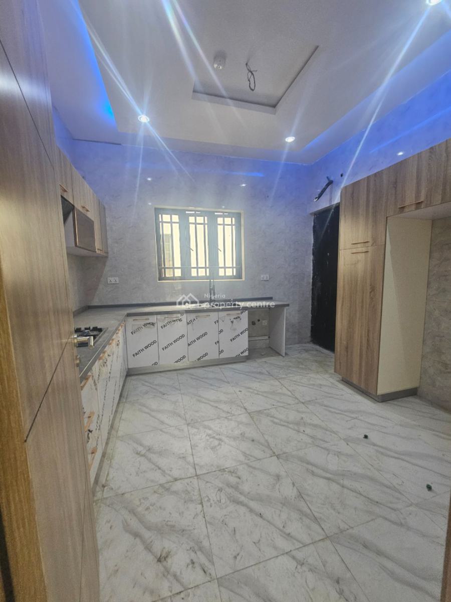 Exquisite 3 Bedroom Apartment with a Room Bq, Adeniyi Jones, Ikeja, Lagos, Flat / Apartment for Sale