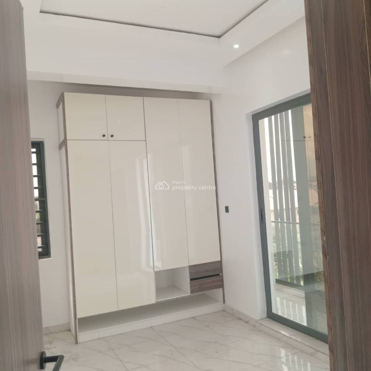 3 Bedroom Apartment, Lekki Phase 1, Lekki, Lagos, Flat / Apartment for Rent