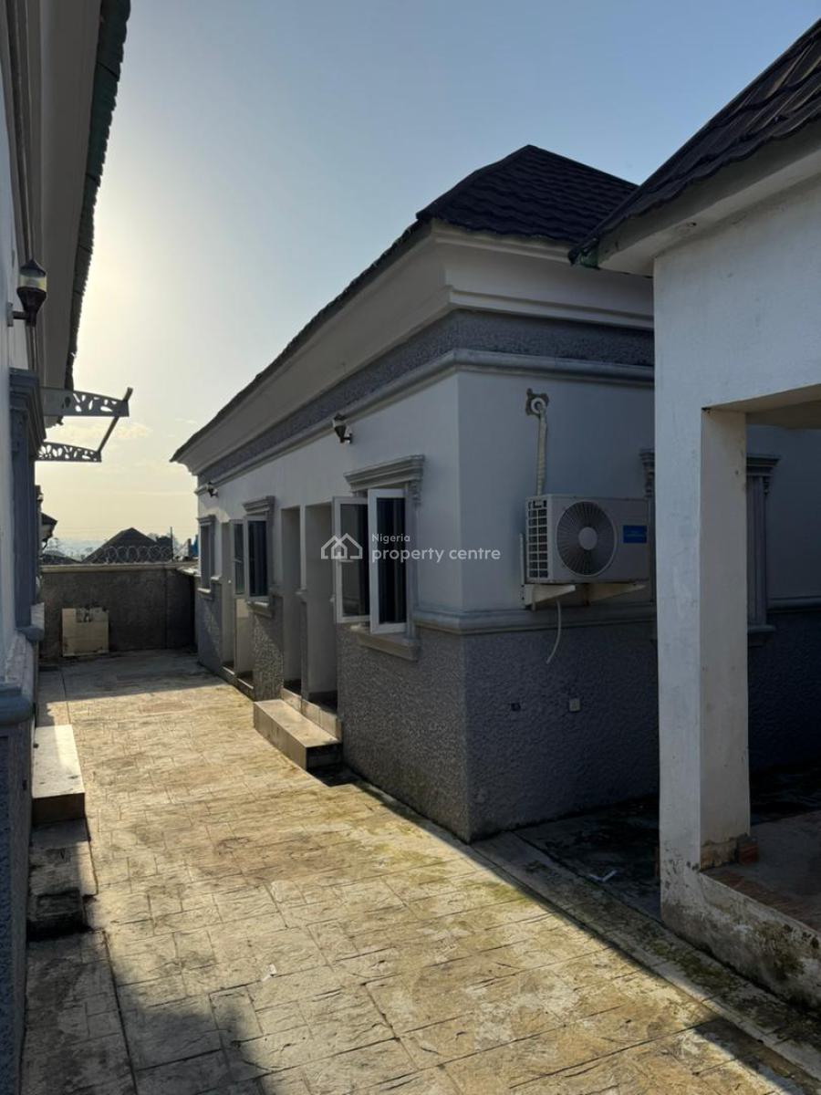 Standard 3 Bedrooms Bungalow with 2 Units of Selfcontain Bq., Karsana, Gwarinpa, Abuja, Detached Bungalow for Sale