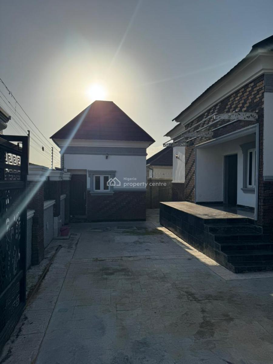 Standard 3 Bedrooms Bungalow with 2 Units of Selfcontain Bq., Karsana, Gwarinpa, Abuja, Detached Bungalow for Sale