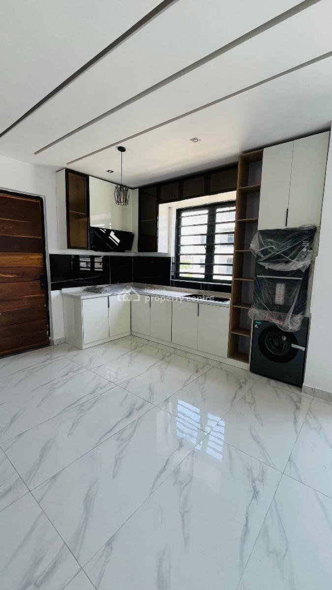 Well Built 2 Bedroom Apartment, Ikate, Lekki, Lagos, Flat / Apartment for Sale