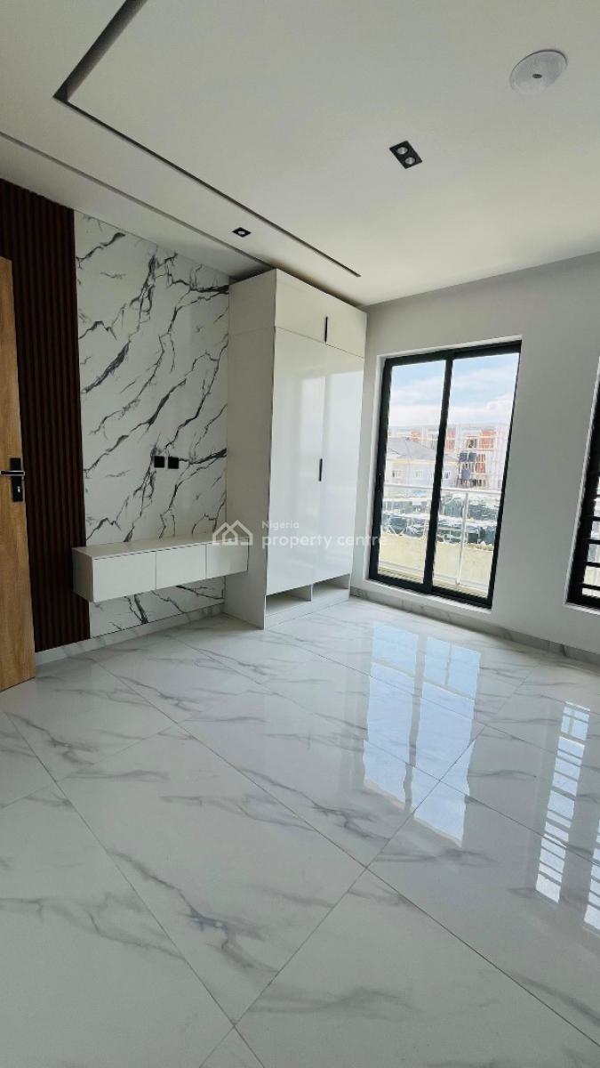Well Built 2 Bedroom Apartment, Ikate, Lekki, Lagos, Flat / Apartment for Sale