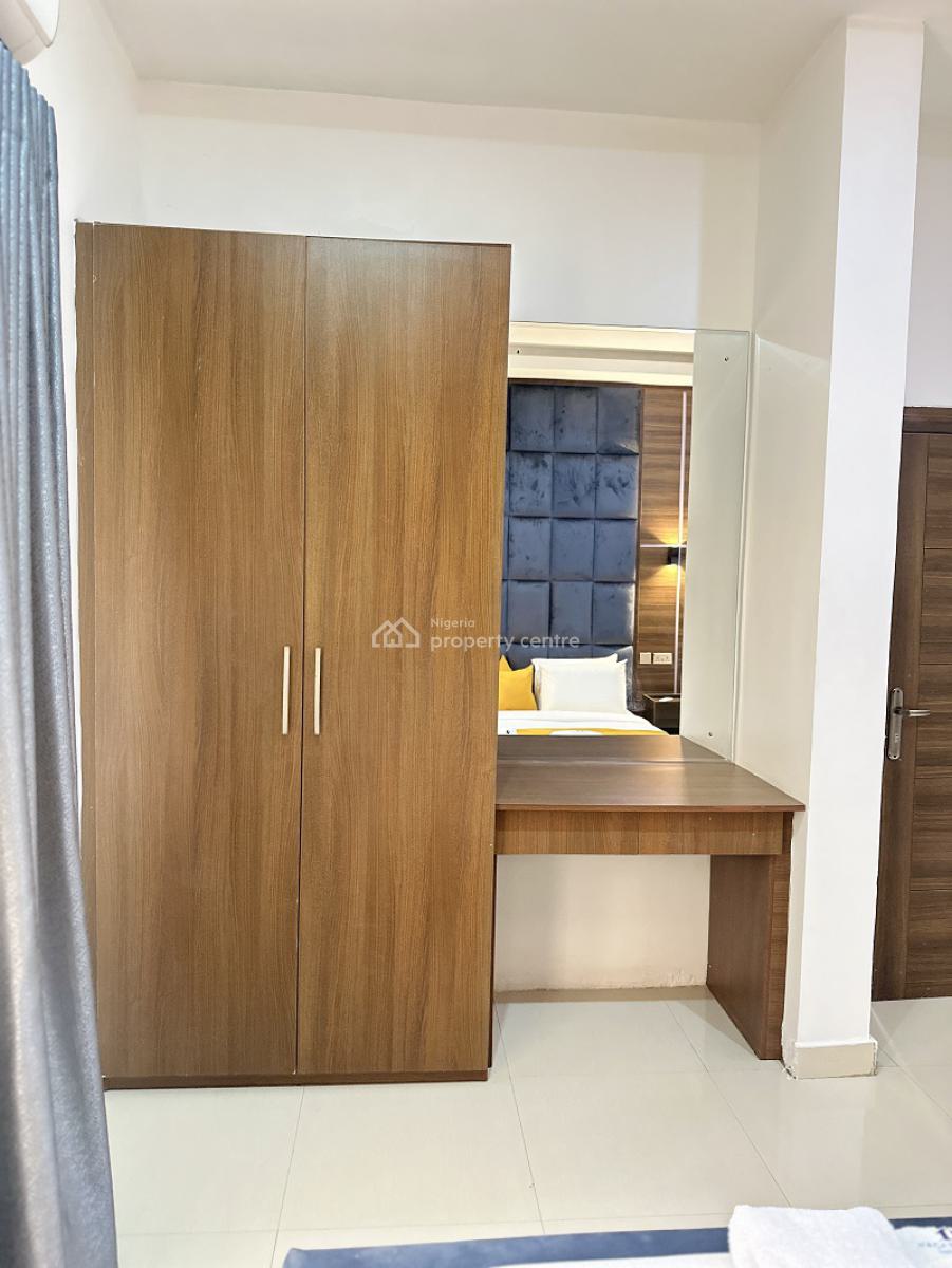 Nicely Furnished 1 Bedroom Apartment, Lekki Phase 1, Lekki, Lagos, Flat / Apartment Short Let