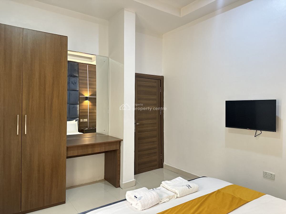 Nicely Furnished 1 Bedroom Apartment, Lekki Phase 1, Lekki, Lagos, Flat / Apartment Short Let