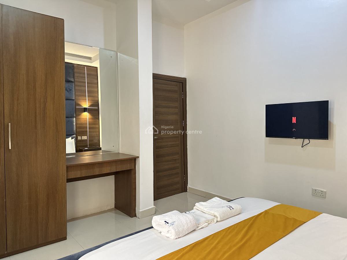 Nicely Furnished 1 Bedroom Apartment, Lekki Phase 1, Lekki, Lagos, Flat / Apartment Short Let
