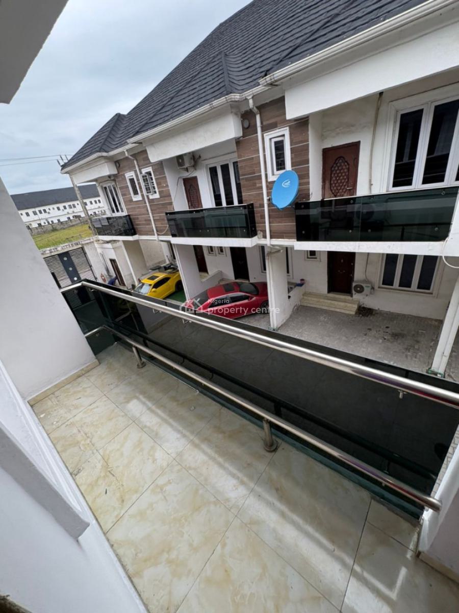 Spacious Master Bedroom Shared Apartment, Royal Pine Orchid, Lekki Phase 2, Lekki, Lagos, Flat / Apartment for Rent