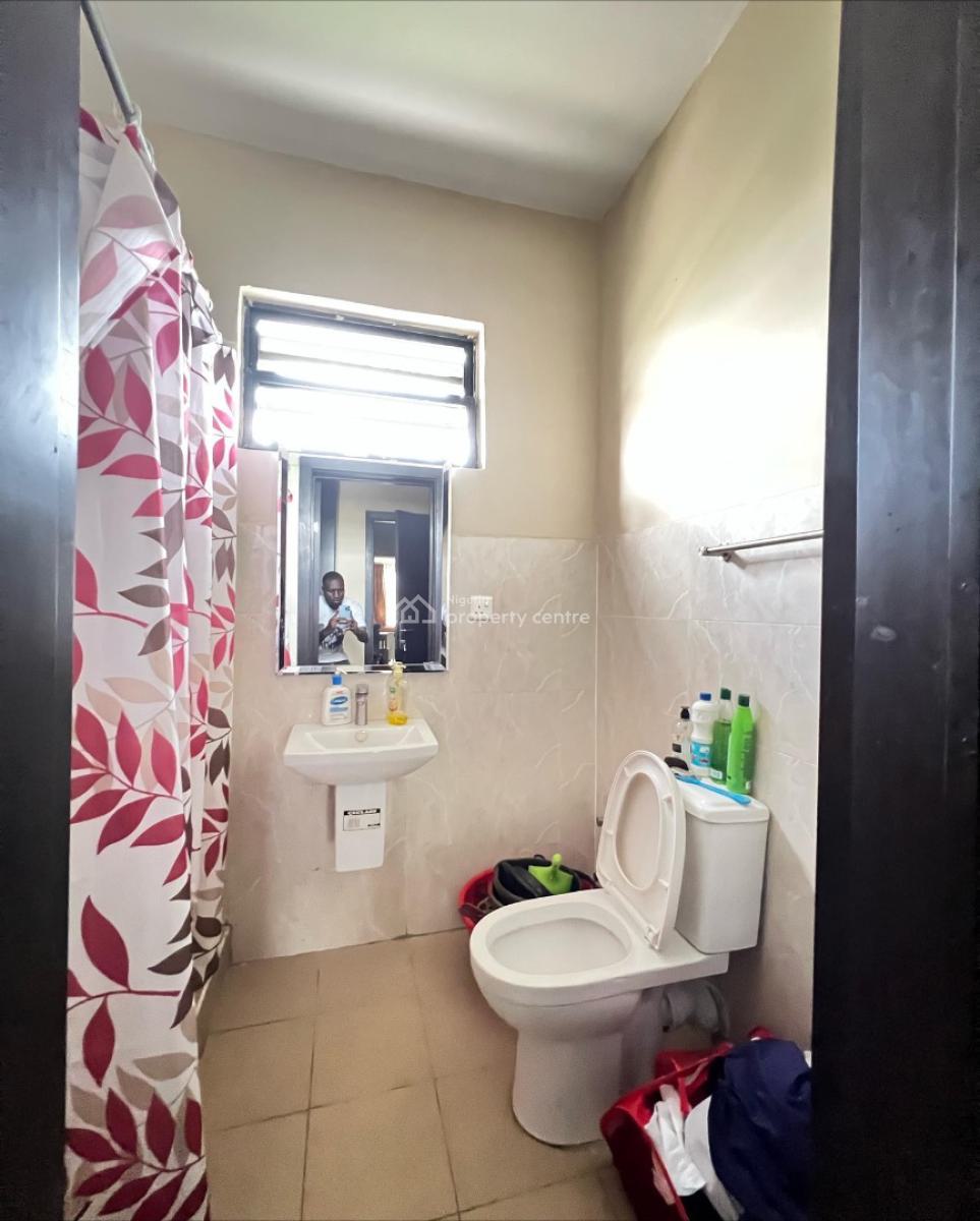 Distress 3-bedroom Apartment with Communal Pool in a Serene Estate, Yaba, Lagos, Block of Flats for Sale