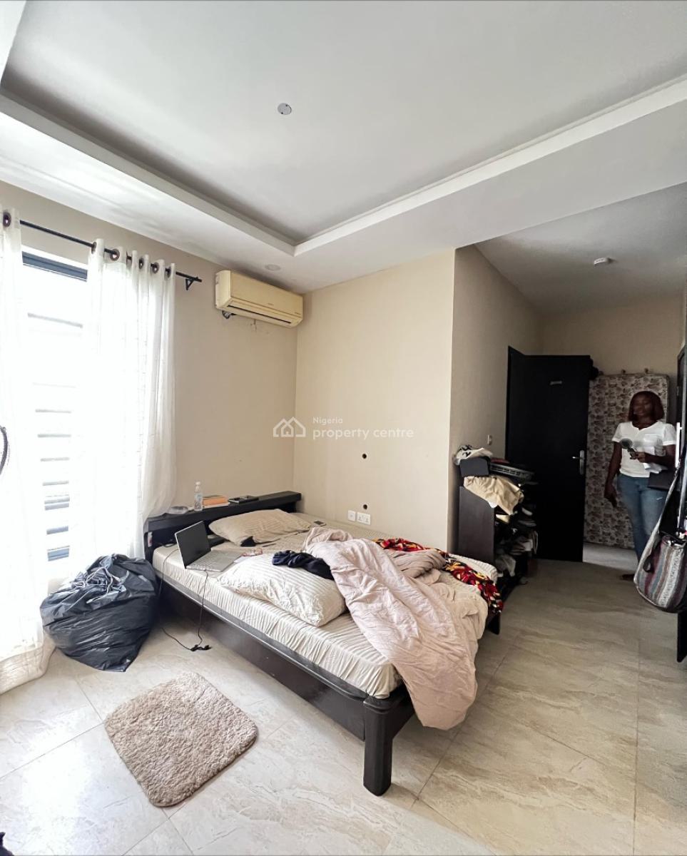 Distress 3-bedroom Apartment with Communal Pool in a Serene Estate, Yaba, Lagos, Block of Flats for Sale