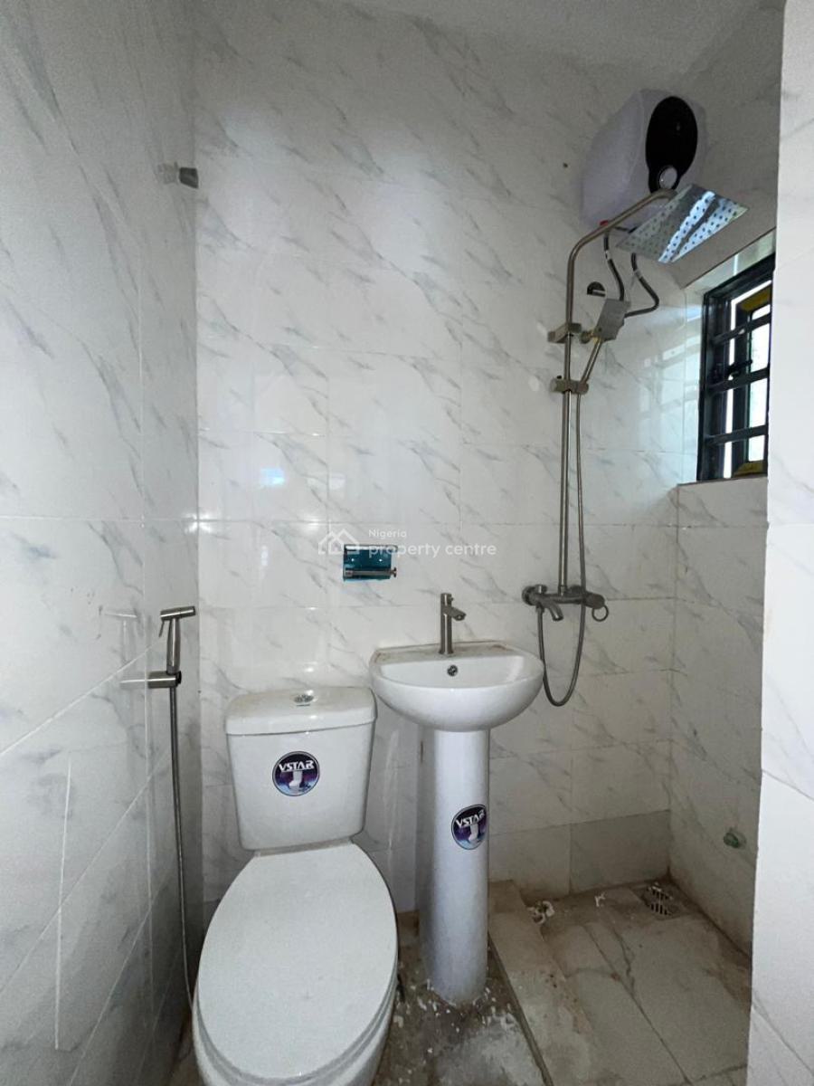 2 Bedroom Apartment, Ilaje, Ajah, Lagos, Flat / Apartment for Rent