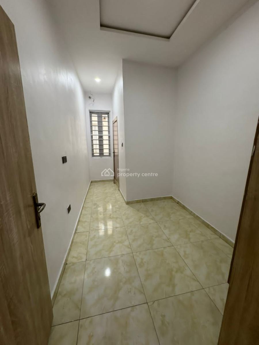a Room Self Contained Shared Apartment, Royal Pine Orchid, Lekki Phase 2, Lekki, Lagos, Flat / Apartment for Rent