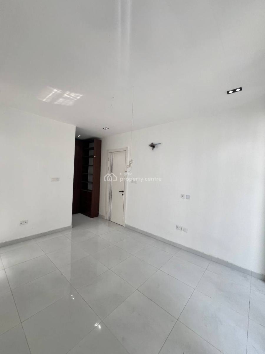 a 2 Bedroom Apartment, Ologolo, Lekki, Lagos, Flat / Apartment for Sale