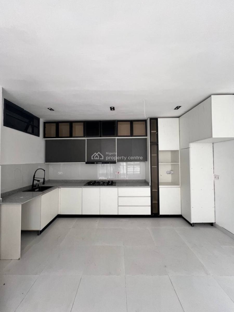 a 2 Bedroom Apartment, Ologolo, Lekki, Lagos, Flat / Apartment for Sale