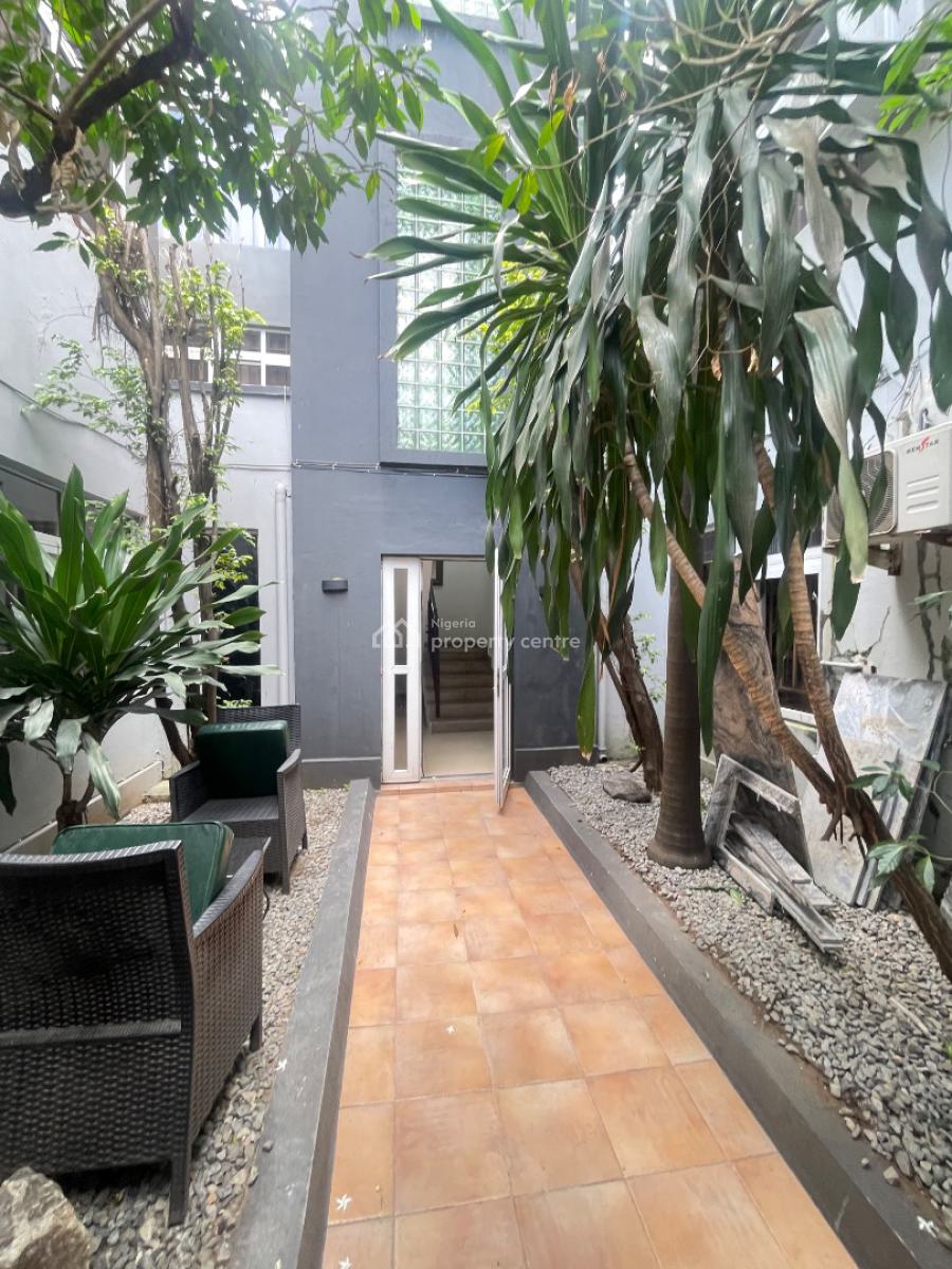 Luxury 2 Bedroom Apartment, Shakiru Anjorin Street, Lekki Phase 1, Lekki, Lagos, Flat / Apartment for Rent