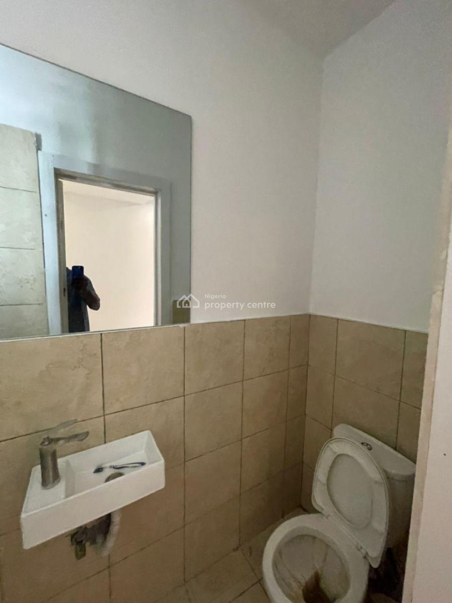 Spacious 2 Bedroom Flat, Spg Road, Ologolo, Lekki, Lagos, Flat / Apartment for Rent