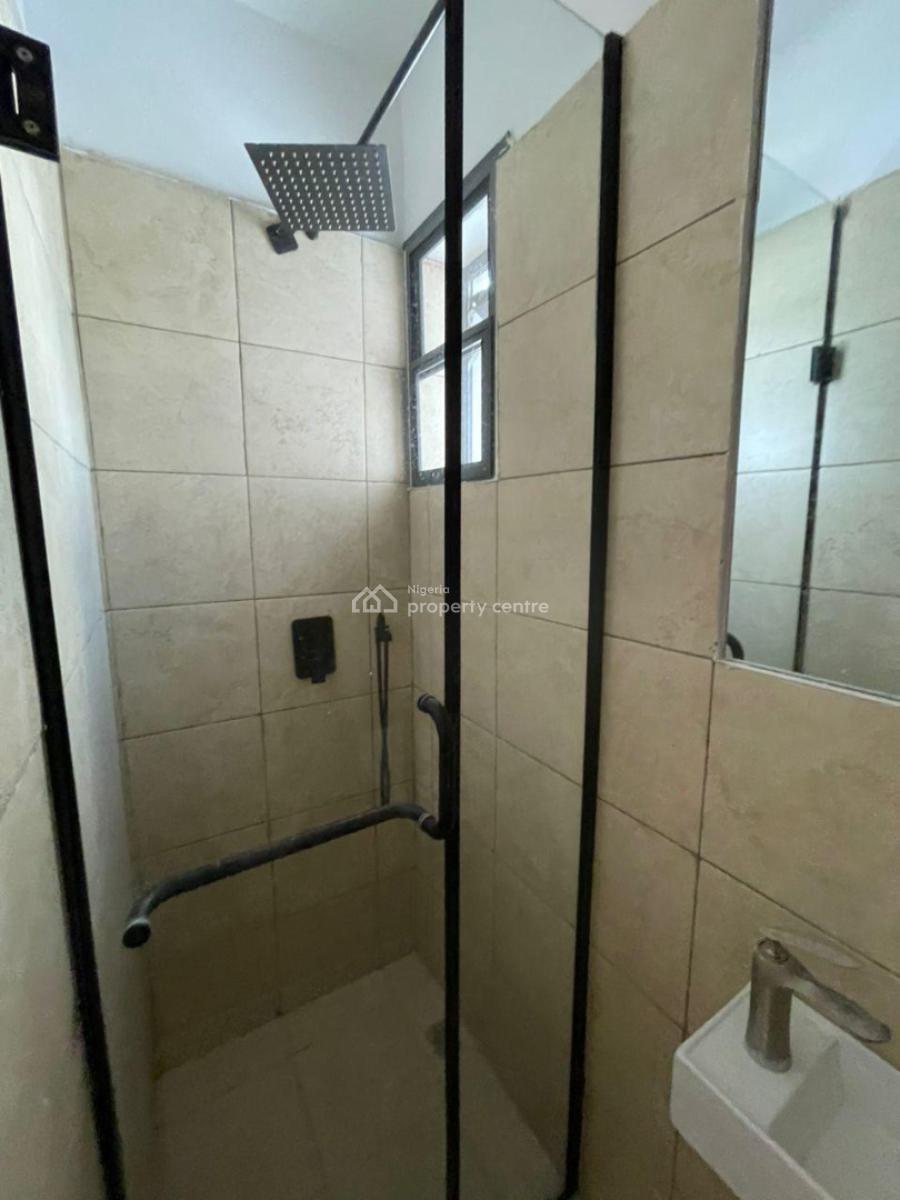 Spacious 2 Bedroom Flat, Spg Road, Ologolo, Lekki, Lagos, Flat / Apartment for Rent
