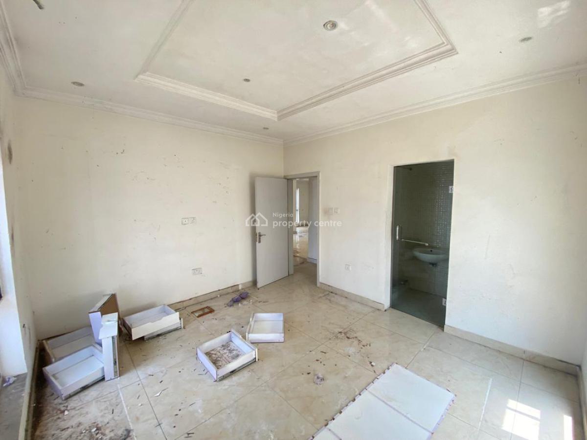 Luxury 2 Bedroom with Pool, Gym, Lift & 24/7 Power Supply, Off Admiralty Road, Lekki Phase 1, Lekki, Lagos, Flat / Apartment for Rent