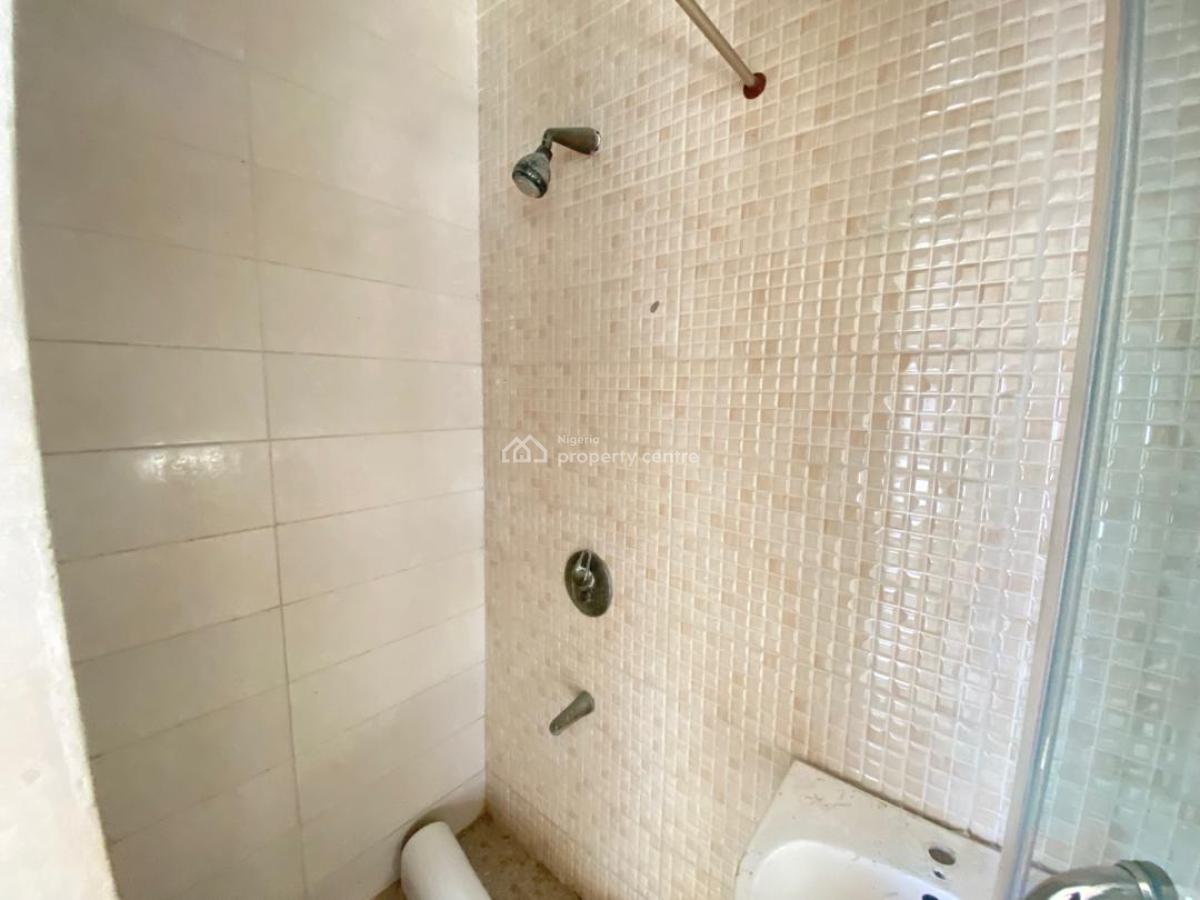 Luxury 2 Bedroom with Pool, Gym, Lift & 24/7 Power Supply, Off Admiralty Road, Lekki Phase 1, Lekki, Lagos, Flat / Apartment for Rent