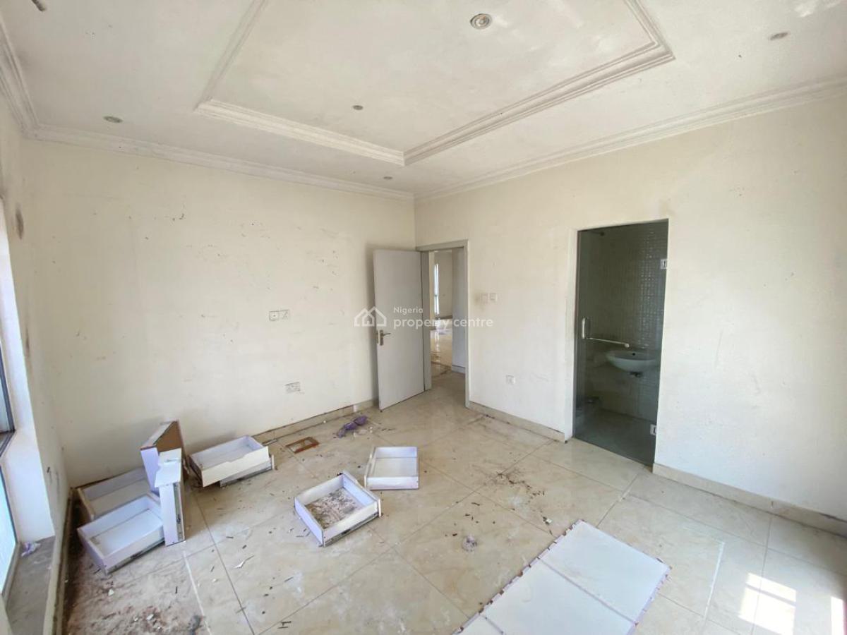 Luxury 2 Bedroom with Pool, Gym, Lift & 24/7 Power Supply, Off Admiralty Road, Lekki Phase 1, Lekki, Lagos, Flat / Apartment for Rent