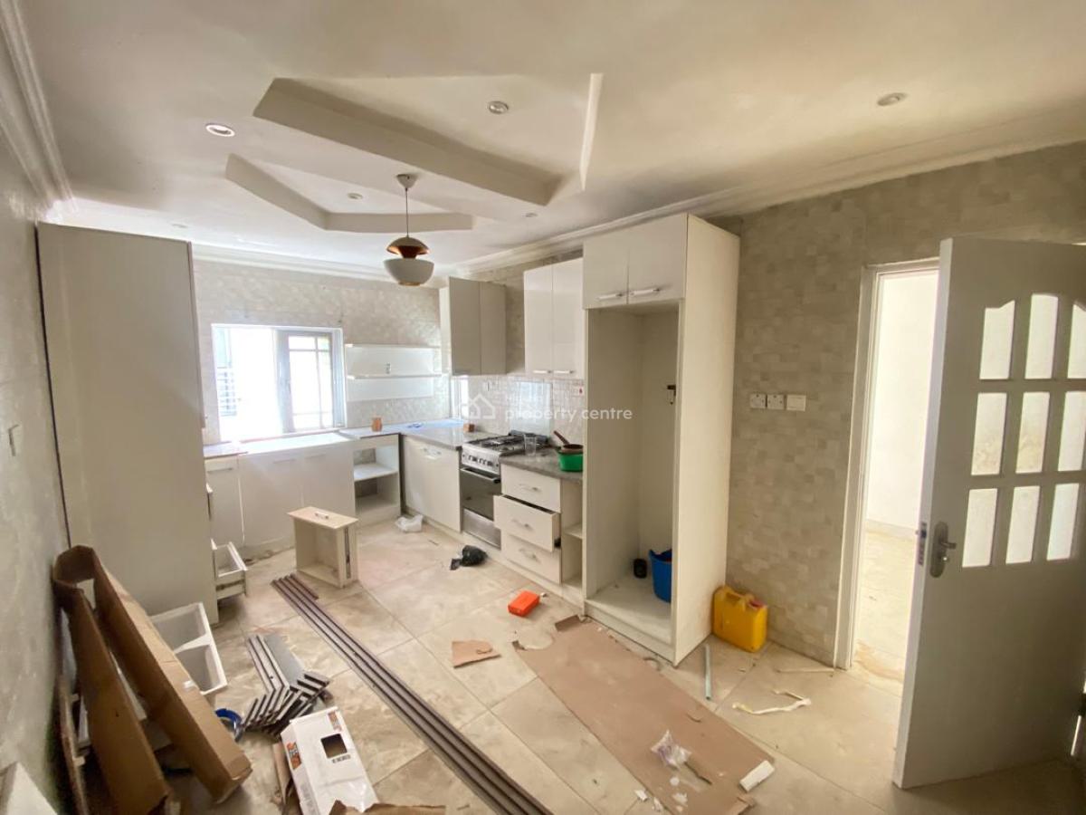 Luxury 2 Bedroom with Pool, Gym, Lift & 24/7 Power Supply, Off Admiralty Road, Lekki Phase 1, Lekki, Lagos, Flat / Apartment for Rent