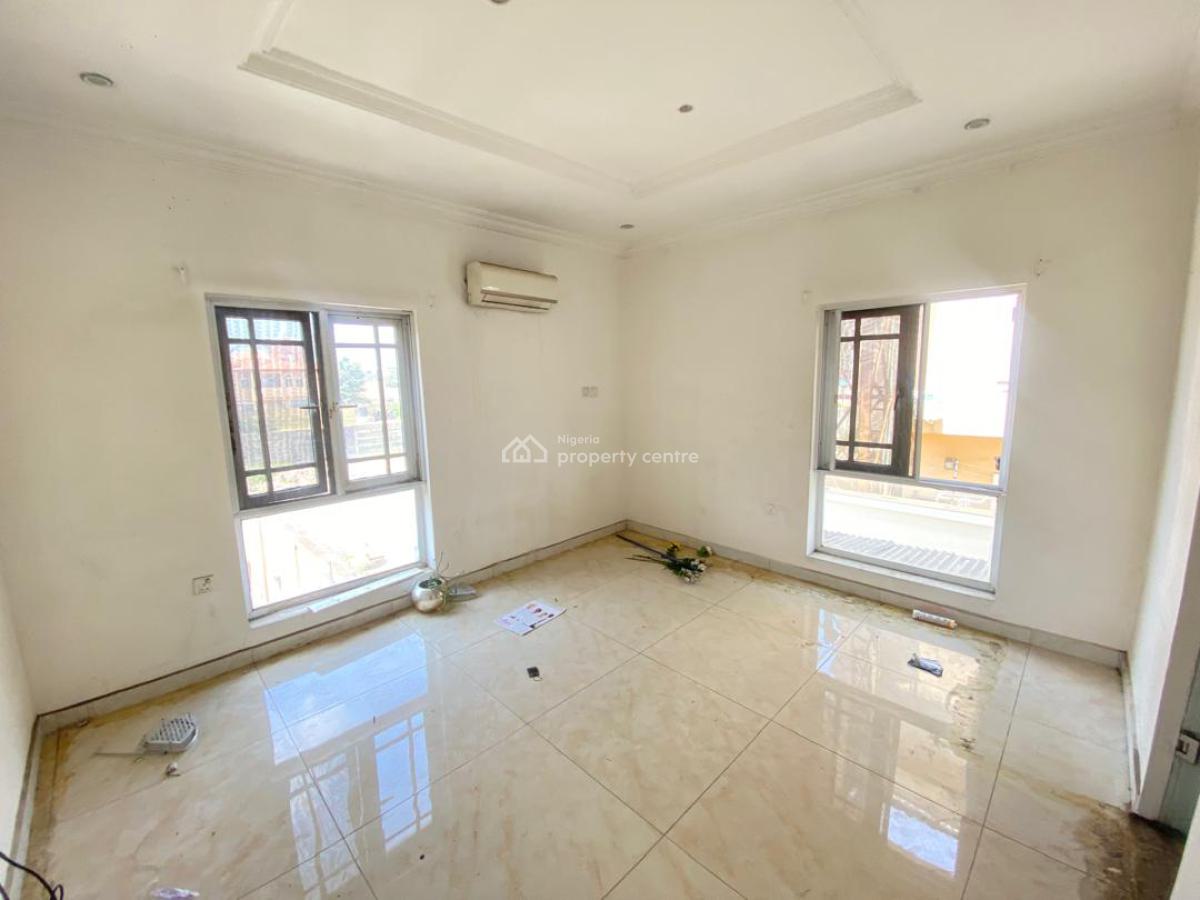 Luxury 2 Bedroom with Pool, Gym, Lift & 24/7 Power Supply, Off Admiralty Road, Lekki Phase 1, Lekki, Lagos, Flat / Apartment for Rent