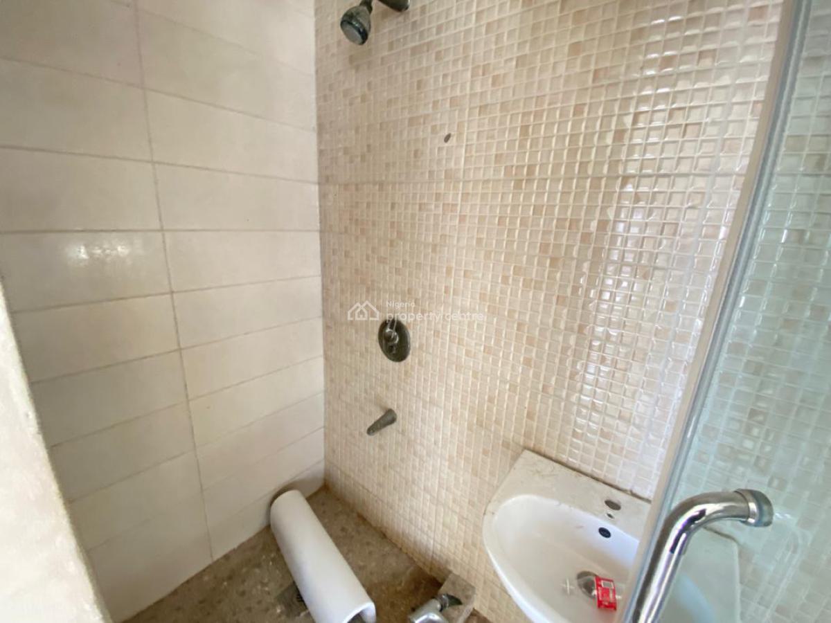 Luxury 2 Bedroom with Pool, Gym, Lift & 24/7 Power Supply, Off Admiralty Road, Lekki Phase 1, Lekki, Lagos, Flat / Apartment for Rent