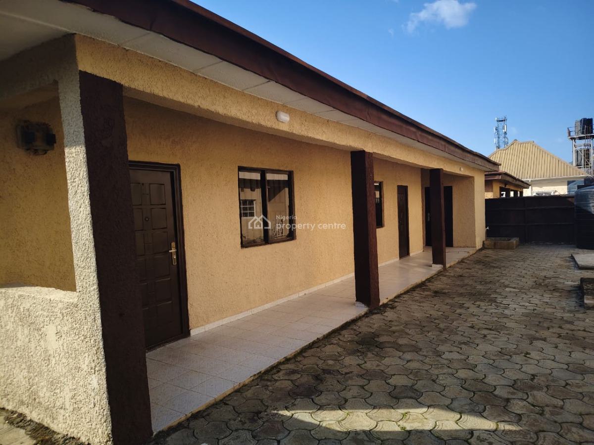 5 Bedrooms Duplex, 2 Living Rooms and 2 Selfcontain Apartment, Gwarinpa, Abuja, Semi-detached Duplex for Rent