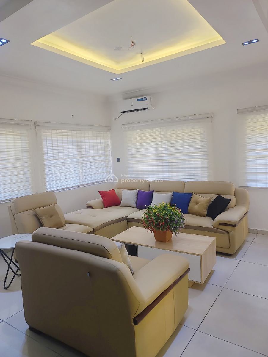 Nicely Furnished 4 Bedroom Apartment, Lekki Phase 1, Lekki, Lagos, Flat / Apartment Short Let
