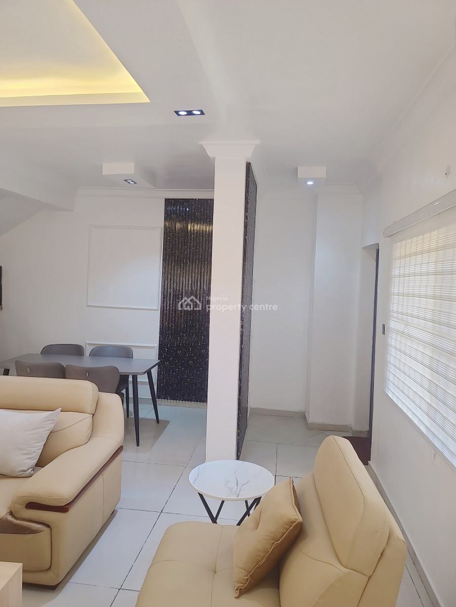 Nicely Furnished 4 Bedroom Apartment, Lekki Phase 1, Lekki, Lagos, Flat / Apartment Short Let