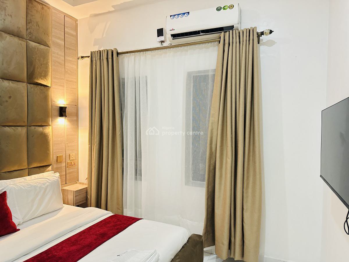Nicely Furnished 2 Bedroom Apartment, Lekki Phase 1, Lekki, Lagos, Flat / Apartment Short Let
