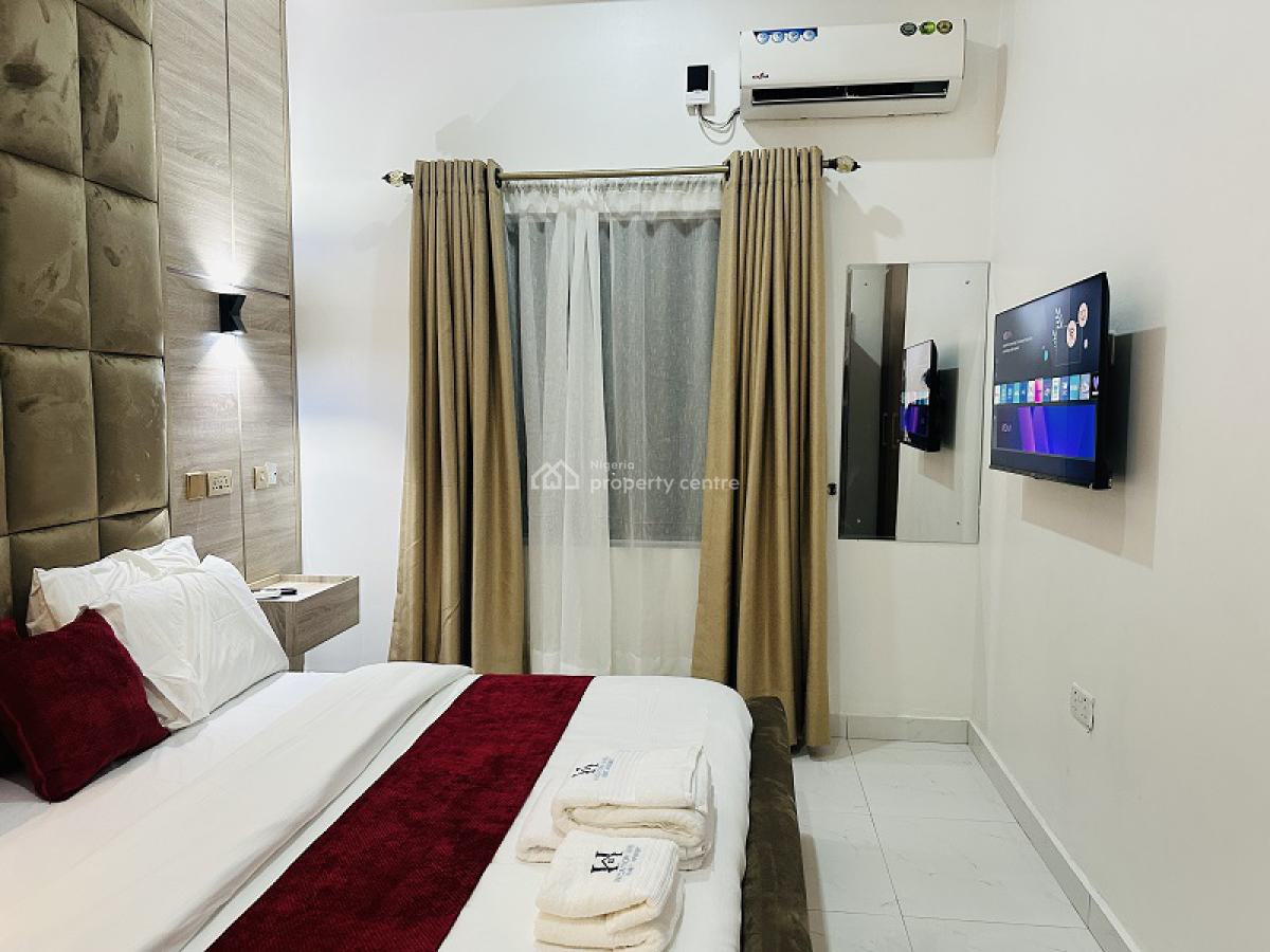 Nicely Furnished 2 Bedroom Apartment, Lekki Phase 1, Lekki, Lagos, Flat / Apartment Short Let