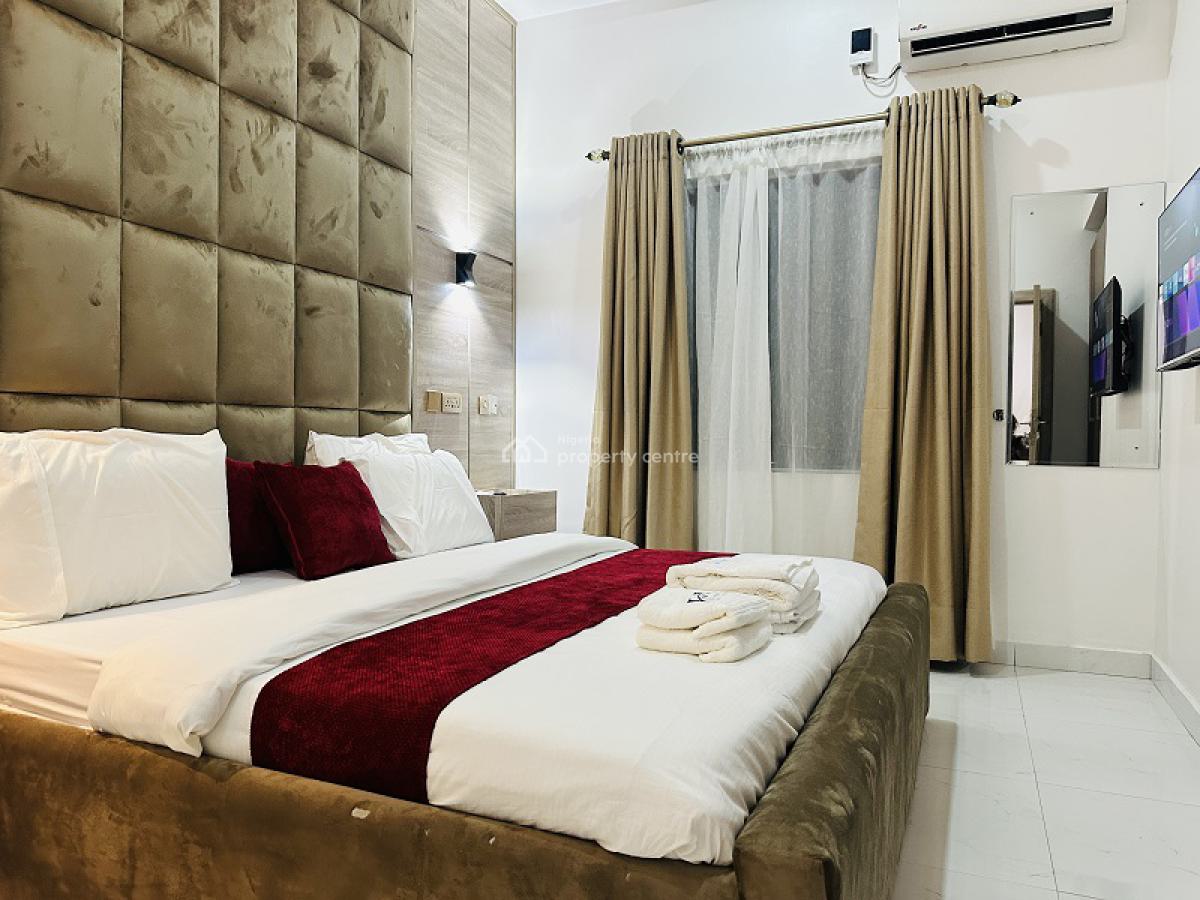 Nicely Furnished 2 Bedroom Apartment, Lekki Phase 1, Lekki, Lagos, Flat / Apartment Short Let