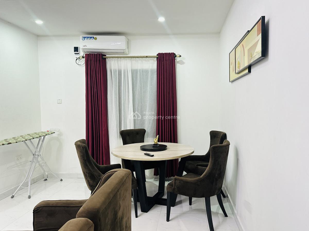 Nicely Furnished 2 Bedroom Apartment, Lekki Phase 1, Lekki, Lagos, Flat / Apartment Short Let